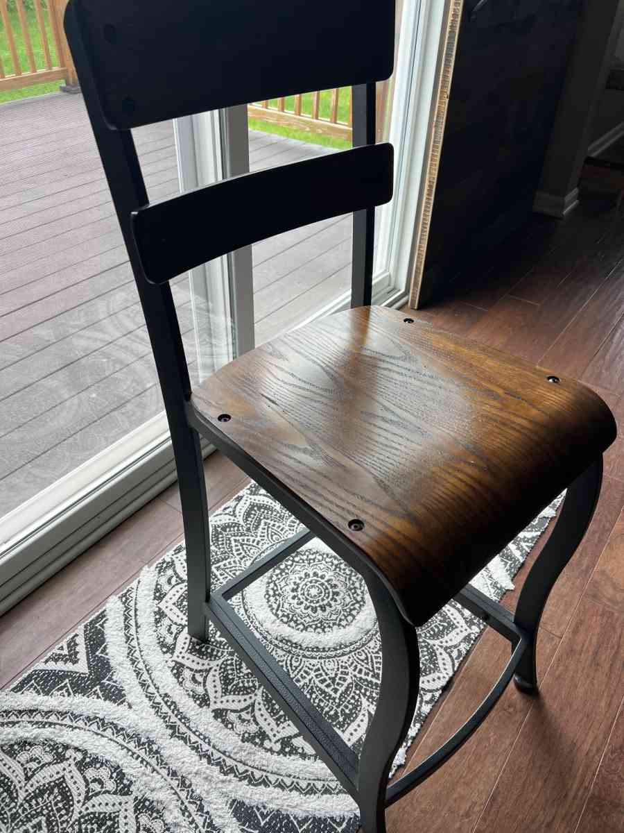 Four Of Yaretzi 25 Counter Bar Stools