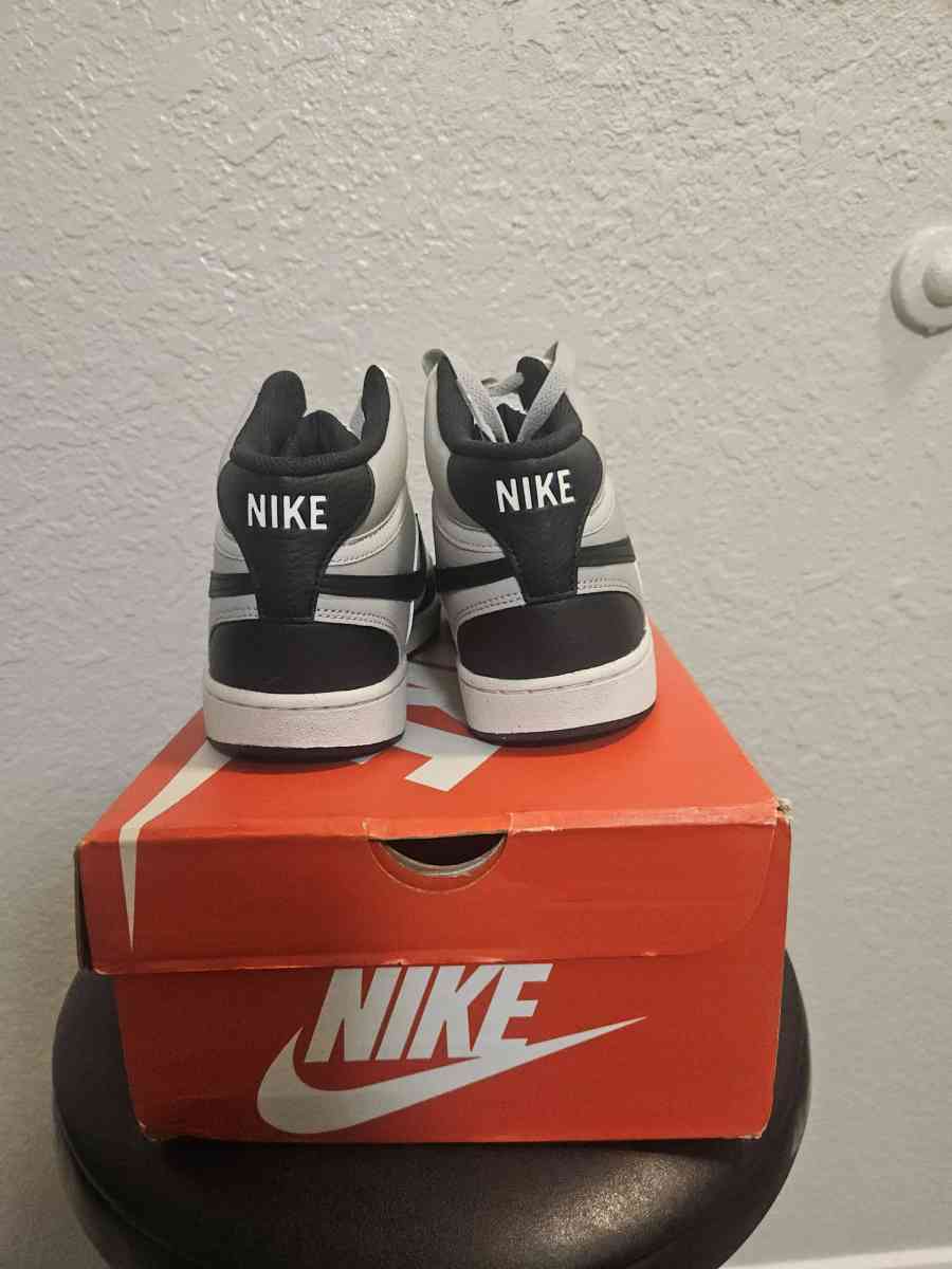 Nike Court Vision NN Mens Sneakers