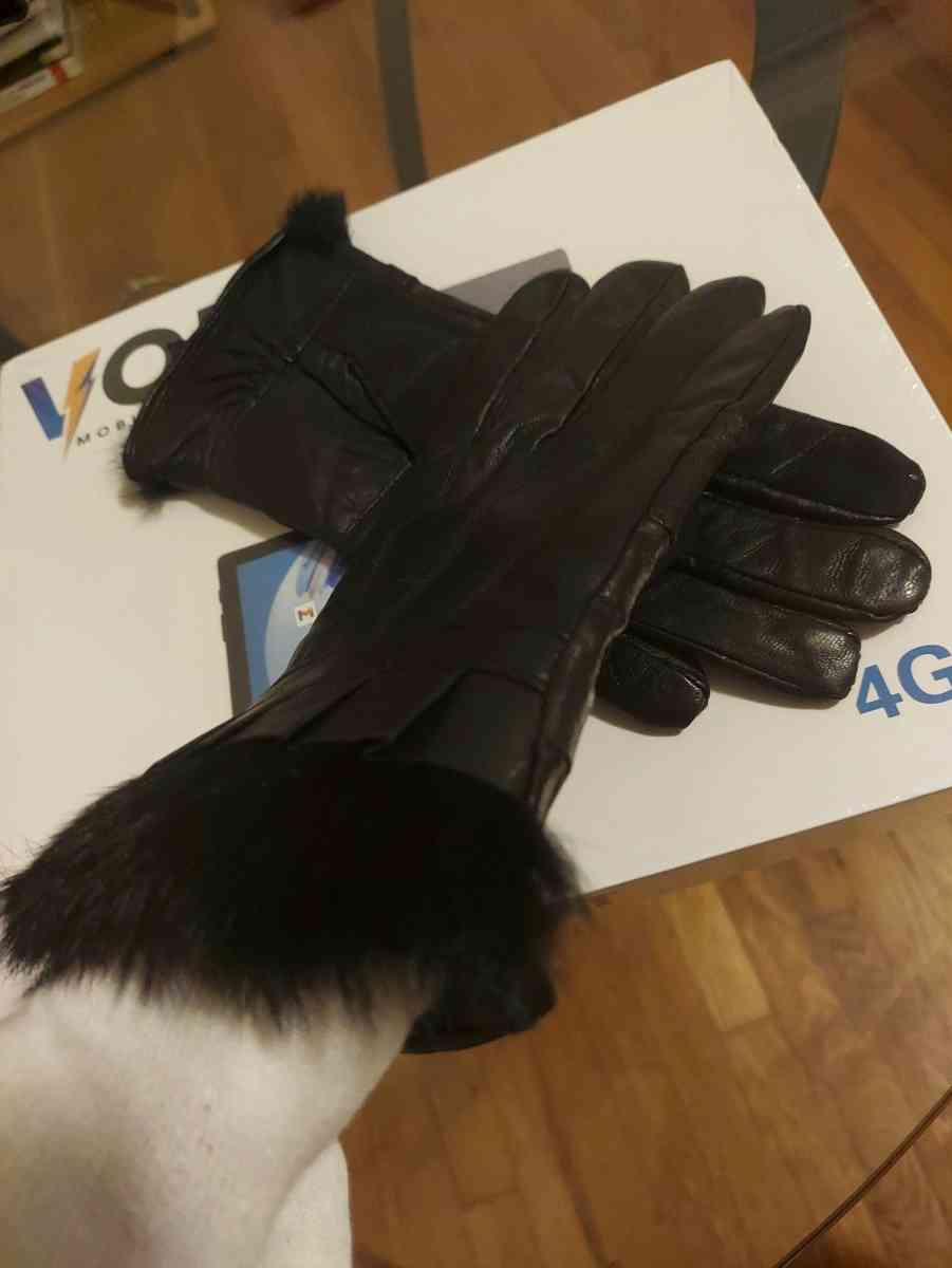 Condition Like NEW Sofia CashmereLeather  Cashmere Gloves