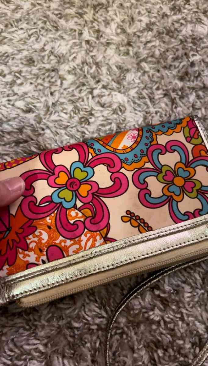 FLAUNT Wristlet Wallet Bold Color Supreme Functionality