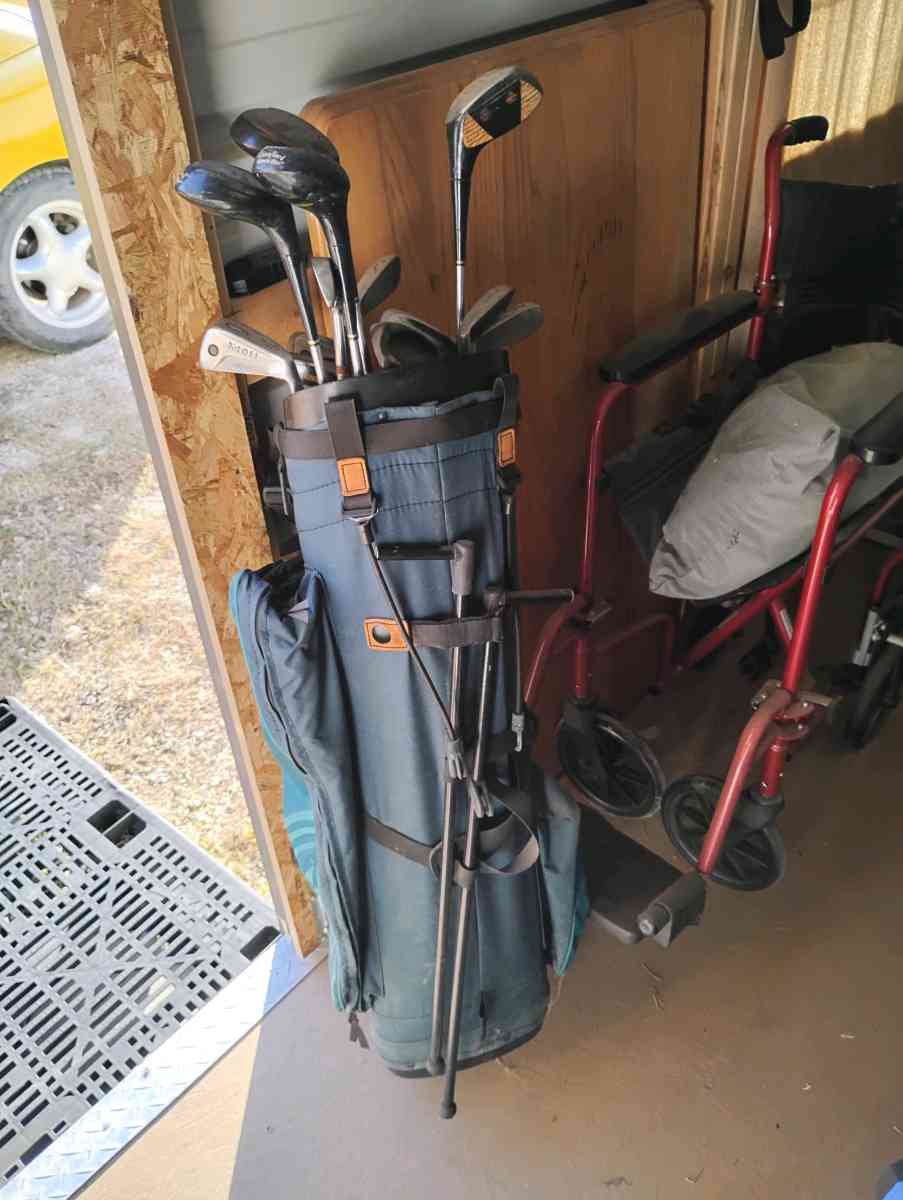 Golf Clubs and Bag - Osage, Oklahoma - FleaMarketBay