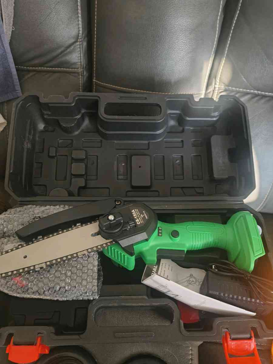 Tegatok chainsaw - Walker, Louisiana - FleaMarketBay