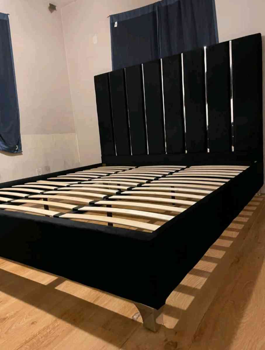 cama Queen en oferta especial