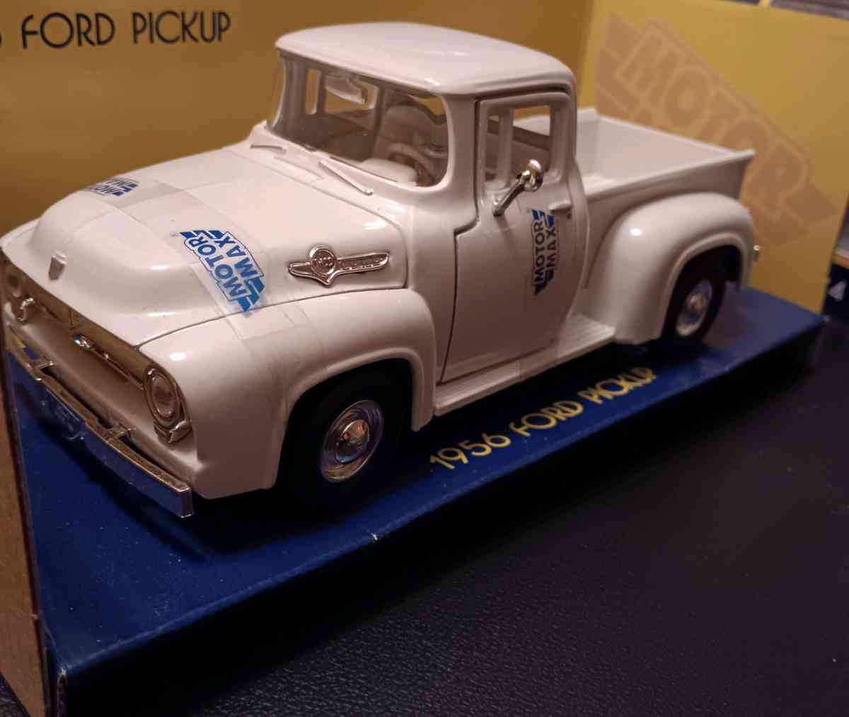 Motormax 1956 Ford Pickup In Box 124 Scale Diecast Model Car - Cleveland, Ohio - FleaMarketBay
