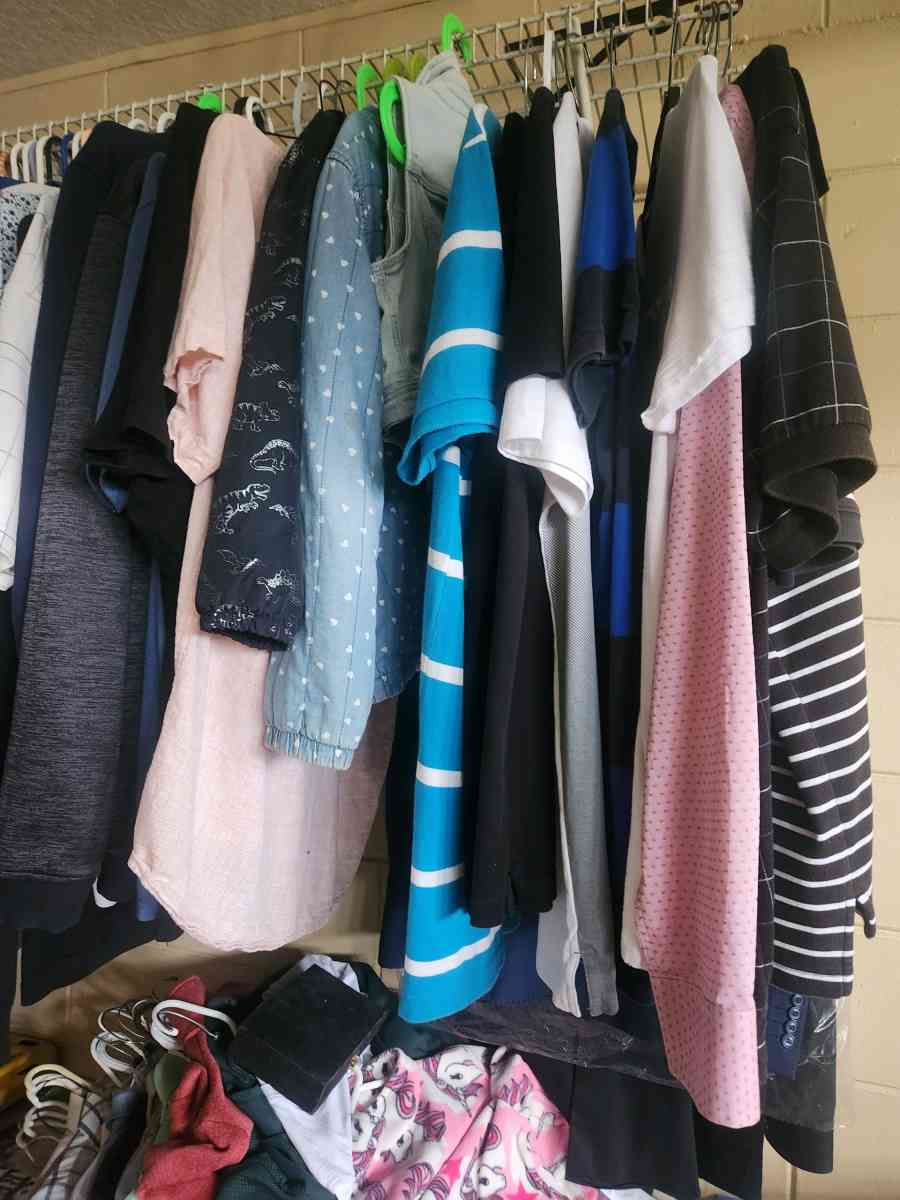 Clothes - Altamonte Springs, Florida - FleaMarketBay