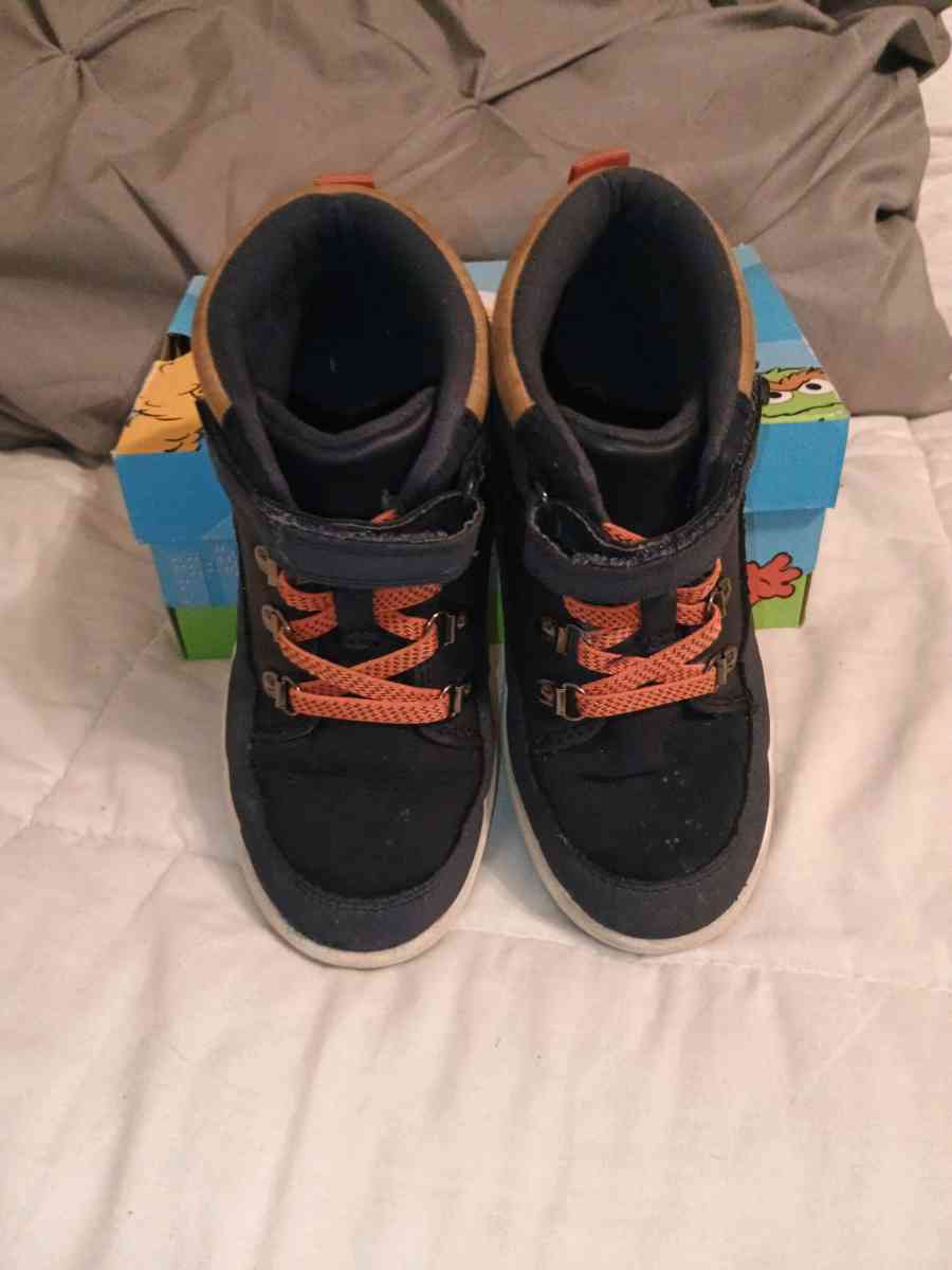 Cat and Jack Boys Boots size 11y