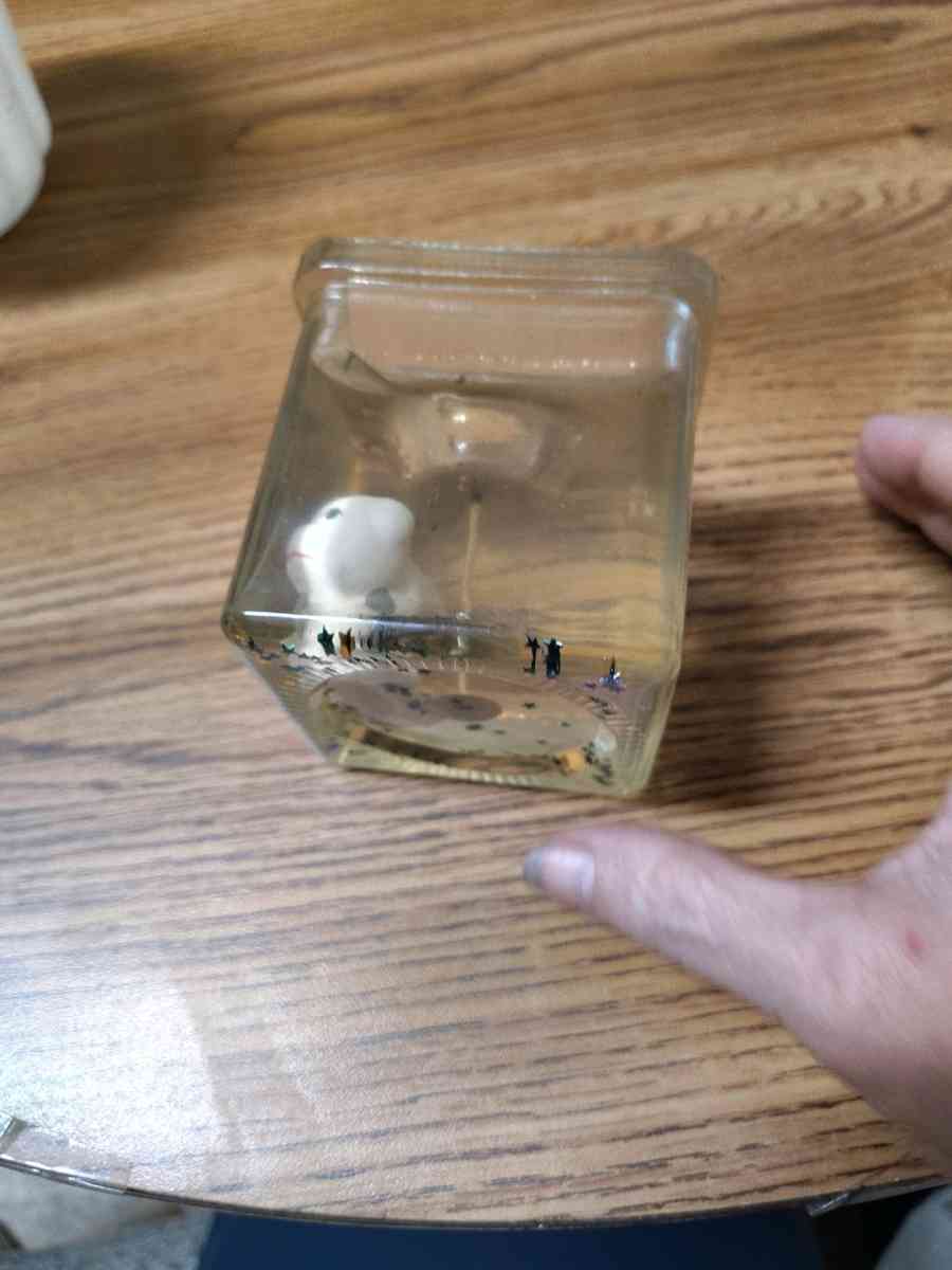 clear jelly candle with small white animals in the candle - Saint Joseph, Missouri - FleaMarketBay