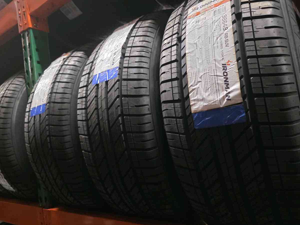 IRONMAN 255 55R20 110H XL