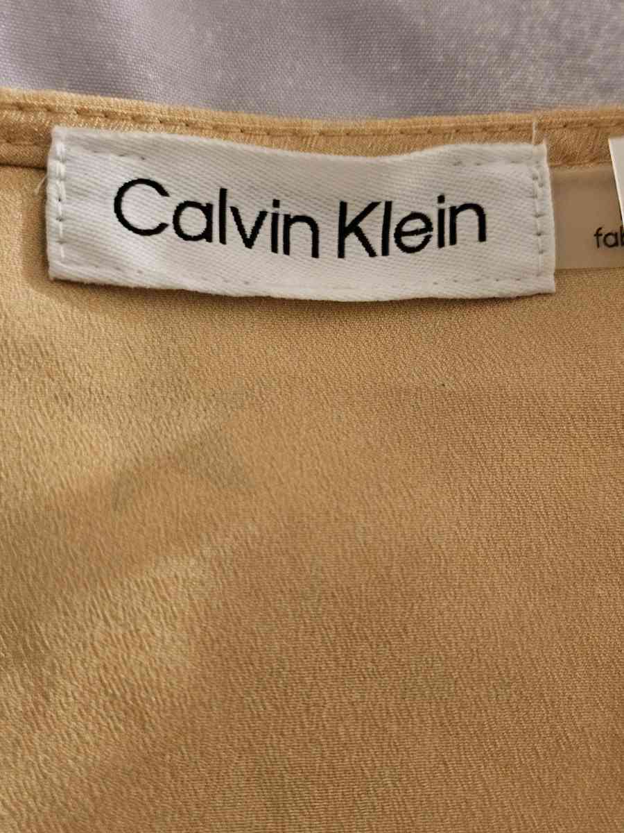 Calvin Klein light peach short sleeve blouse size large