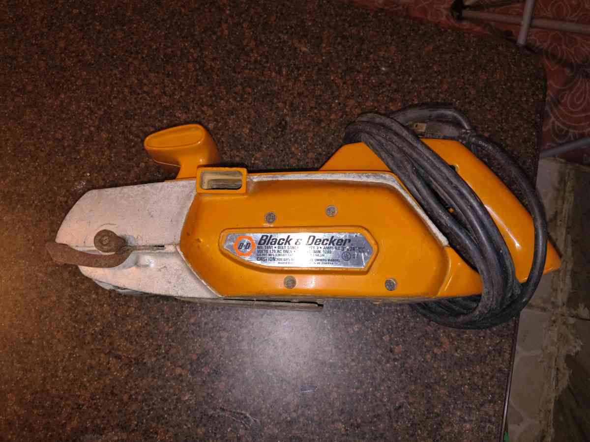 Black and Decker belt sander - Houston, Texas - FleaMarketBay