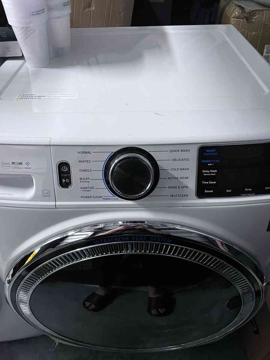 GE Washer and dryer  set   Front loader  Barely used