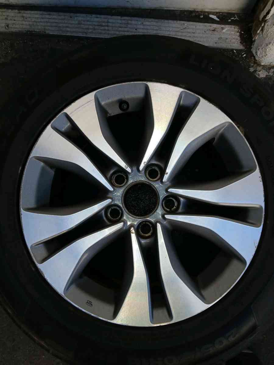 10 spoke Honda Accord  Rim - San Fernando, California - FleaMarketBay