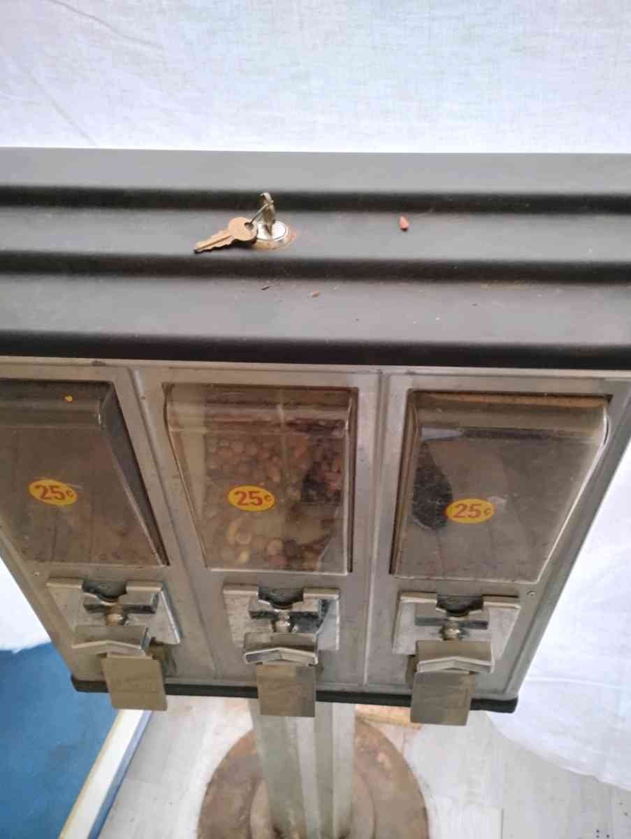 Northwestern Triple Play vending machine