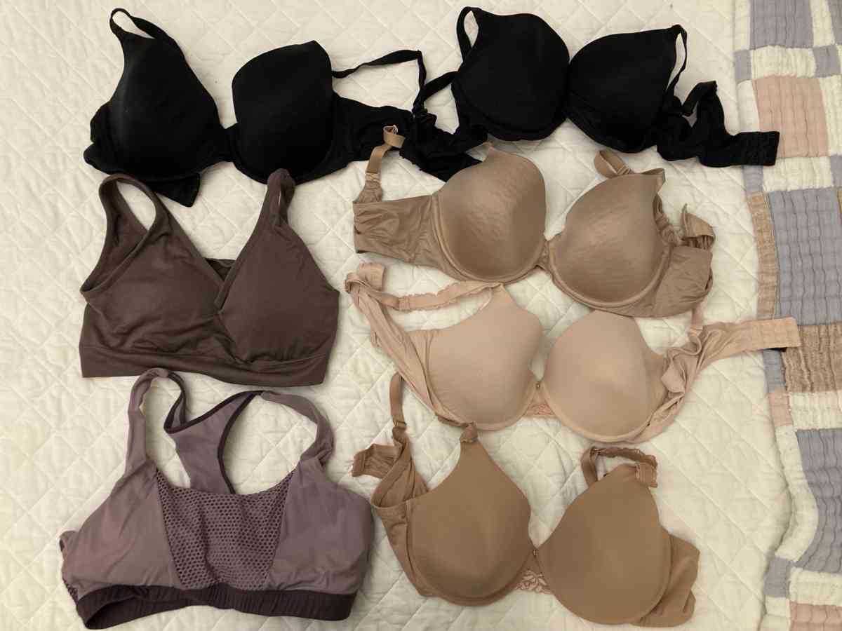 Womens Bras Womans Bras 36DD 38D 38DD Large Underwire Sports - Chicago, Illinois - FleaMarketBay