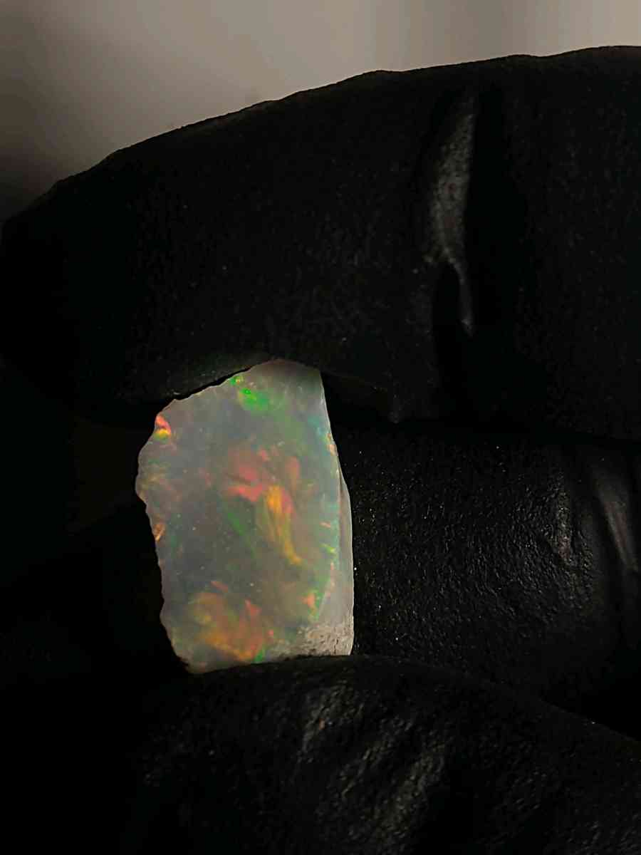 Untreated Dark Base Opal With Nice Pattern