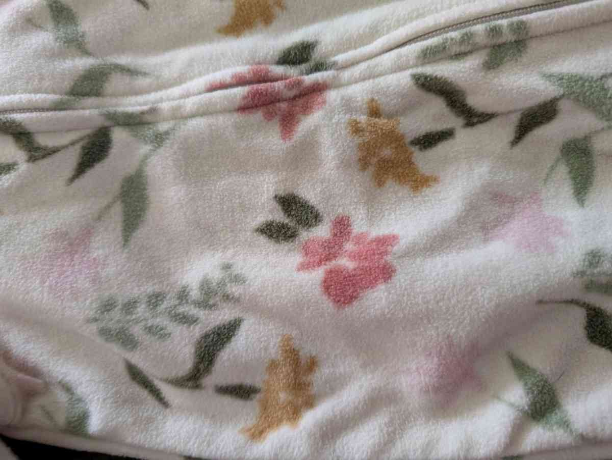 Warm sleepsuit with feet