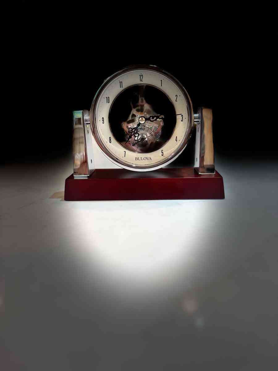 Bulova Desk Top Clock - Agency, Missouri - FleaMarketBay