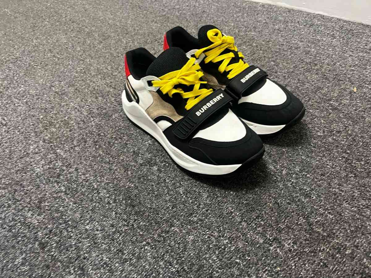 Burberry Gucci Mens Designer