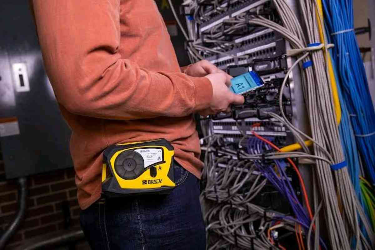 Brady m211 kit label printer