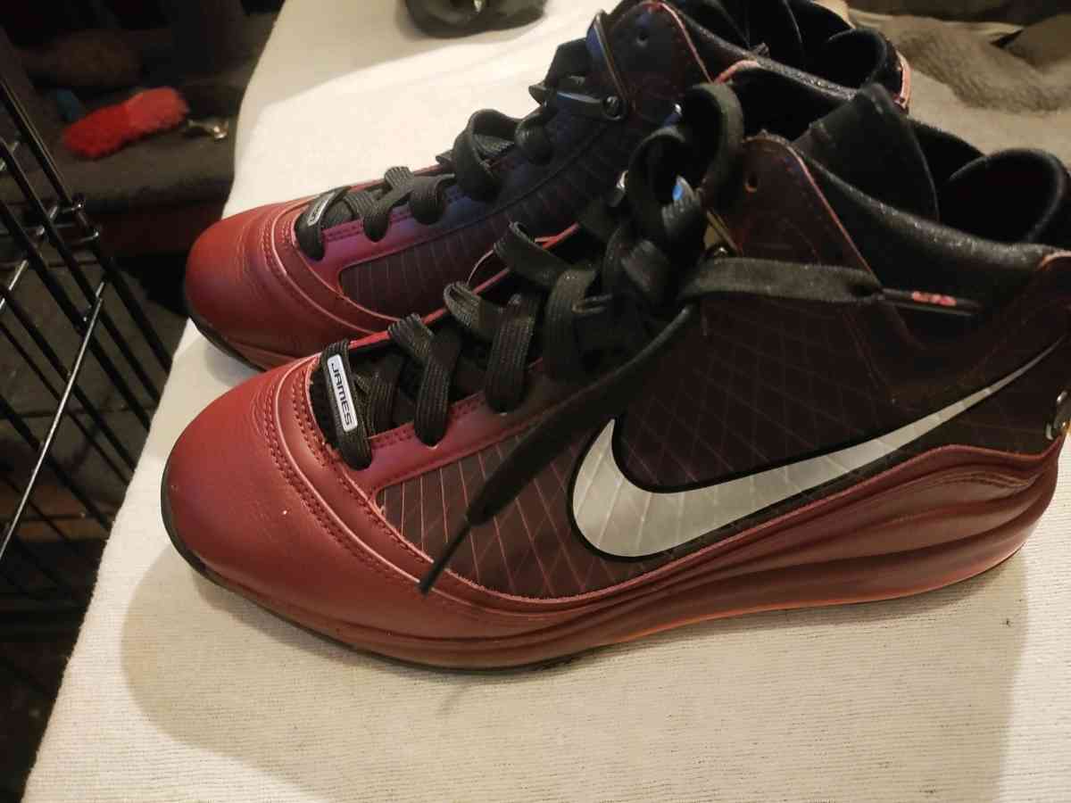 LeBron 7s