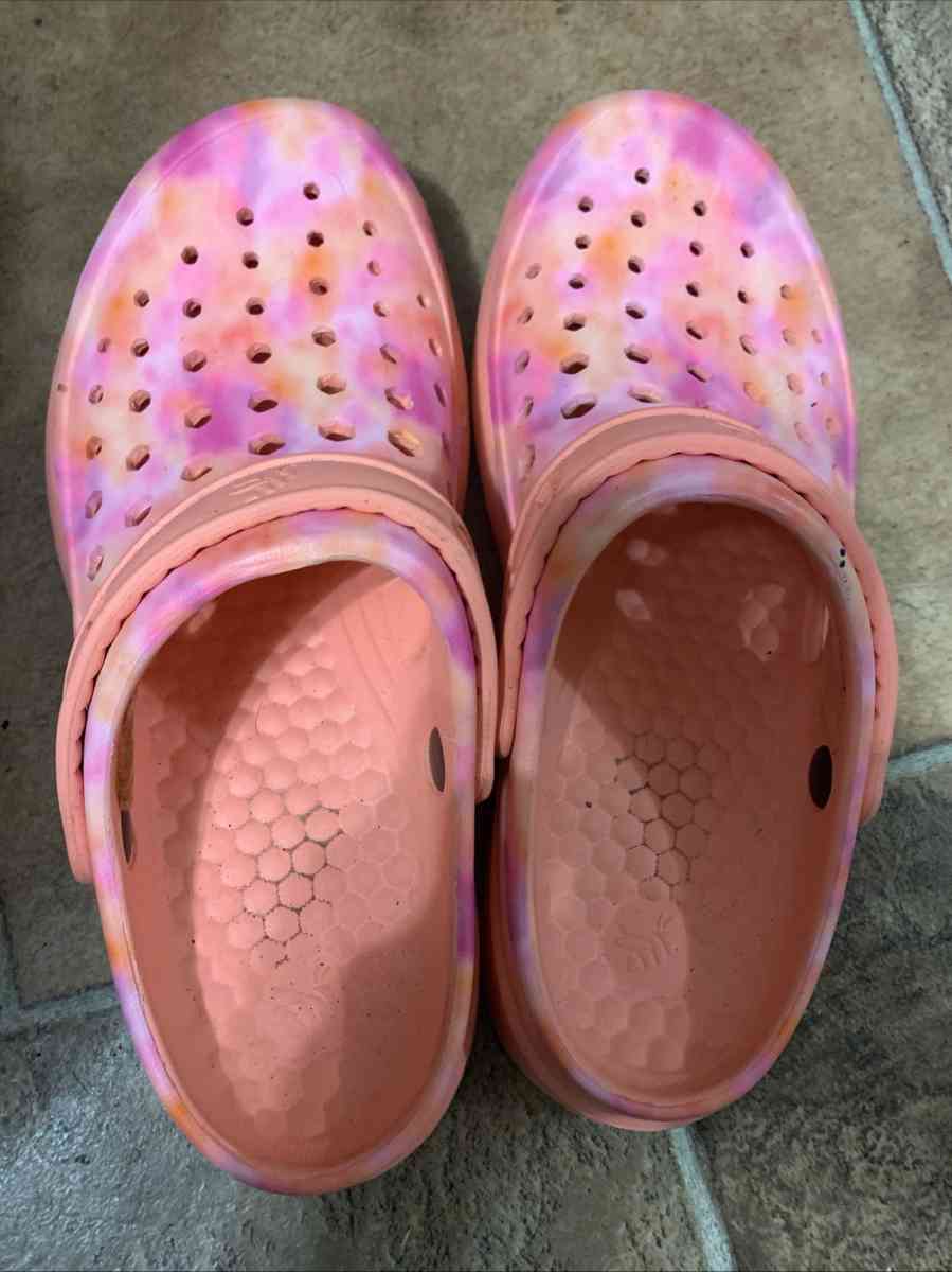 CROCS - Lake Wales, Florida - FleaMarketBay
