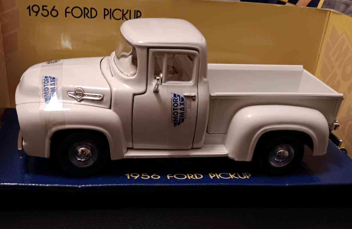 Motormax 1956 Ford Pickup In Box 124 Scale Diecast Model Car - Cleveland, Ohio - FleaMarketBay
