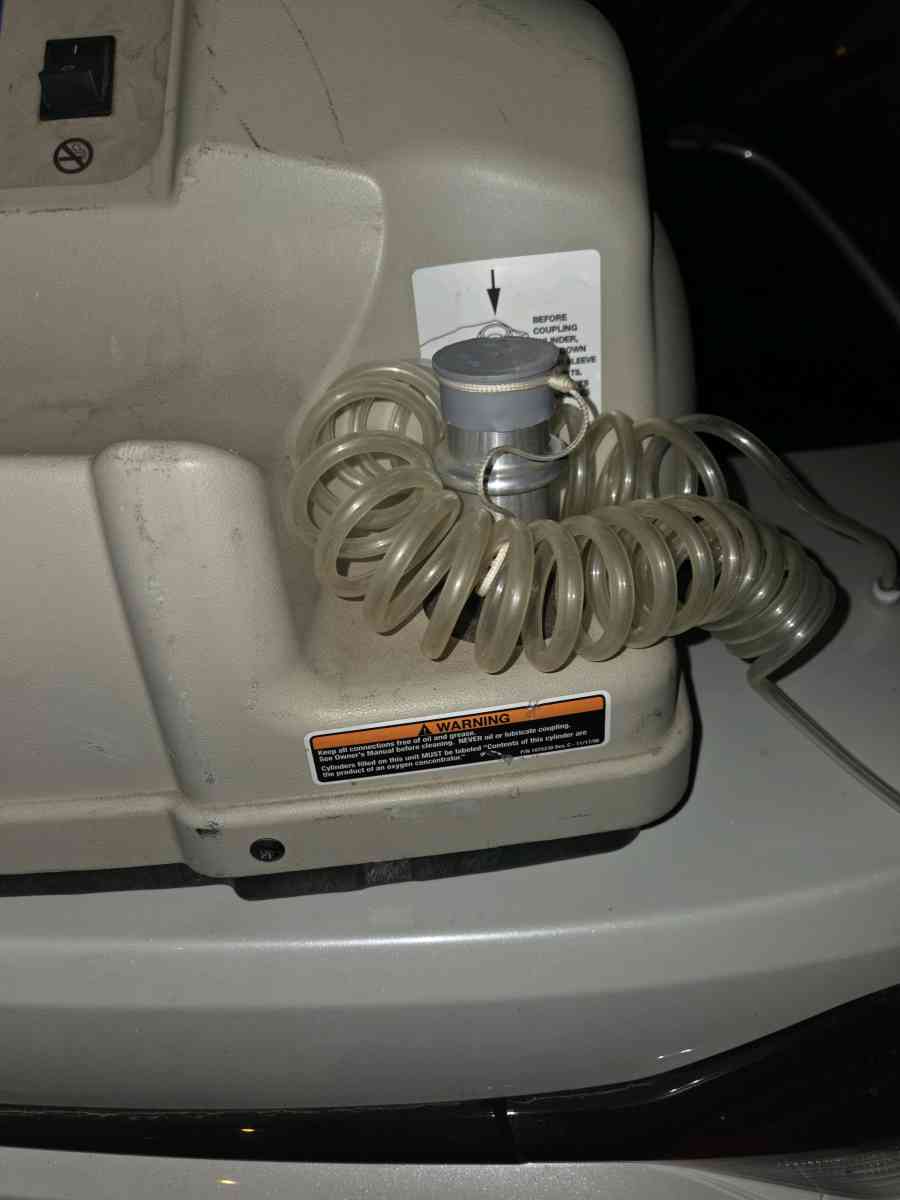 Invacare Homefill 2 O2 machine bottle filler and 2 O2 tanks