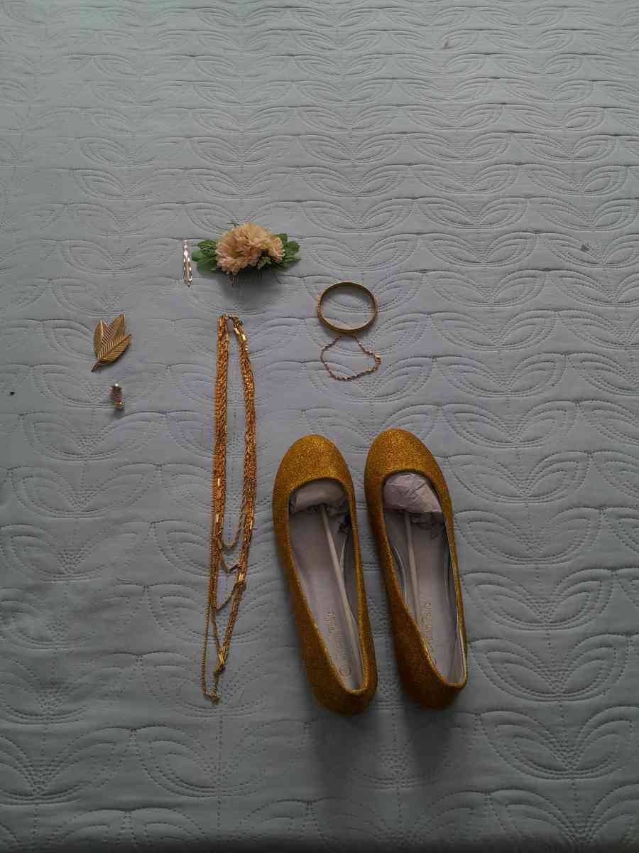 Bundle formal prom gown shoes and accessories