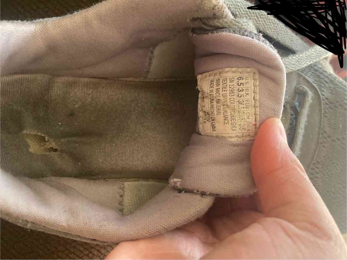 shoes - Delaware City, Delaware - FleaMarketBay