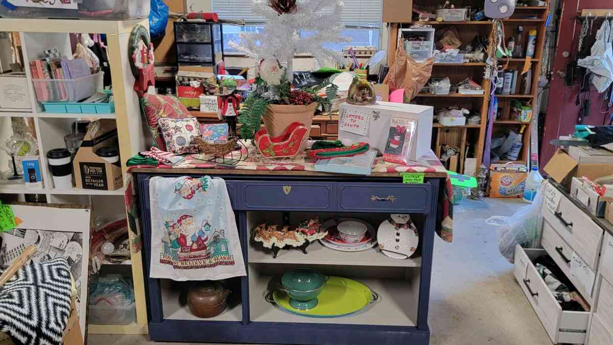 GARAGE and YARD SALE - Studio City, California - FleaMarketBay