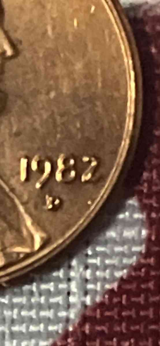 1982D small date copper 31 gms - Chicopee, Massachusetts - FleaMarketBay