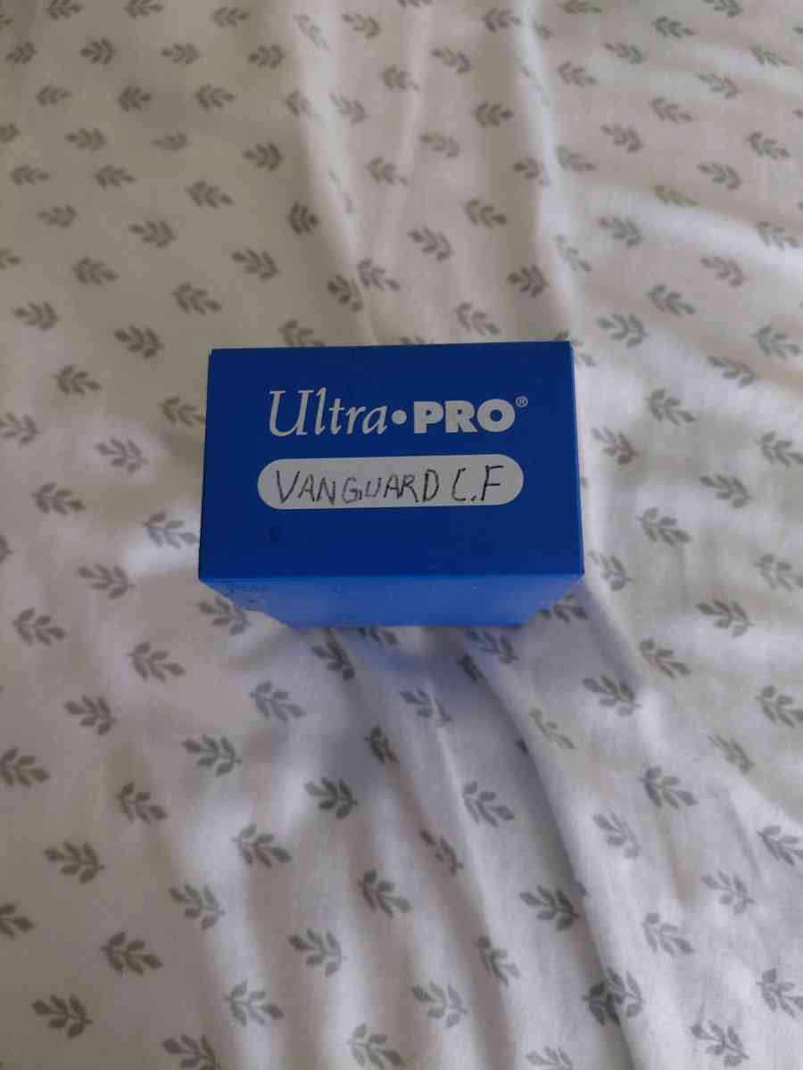 Vanguard Cards comes with the box