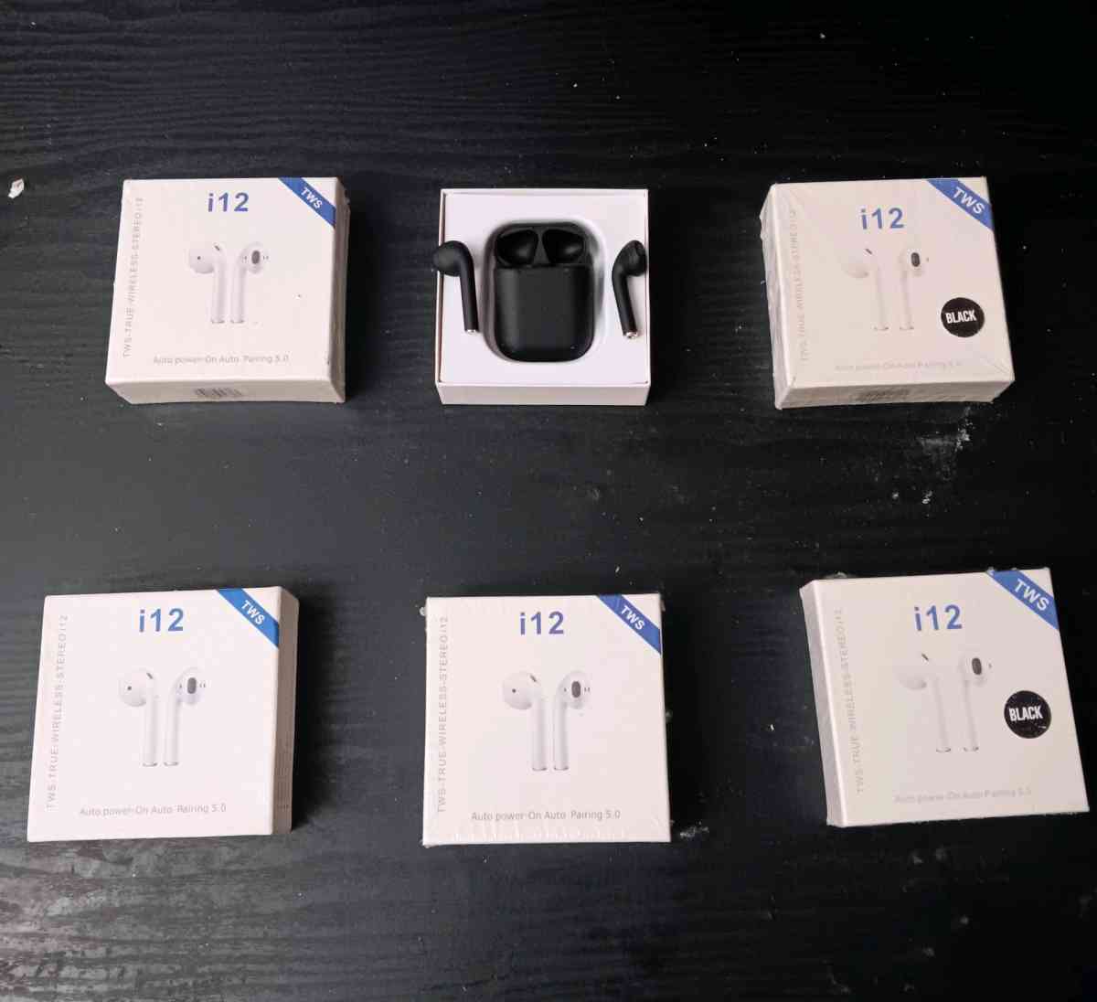 i12 TWS BLUETOOTH PODS