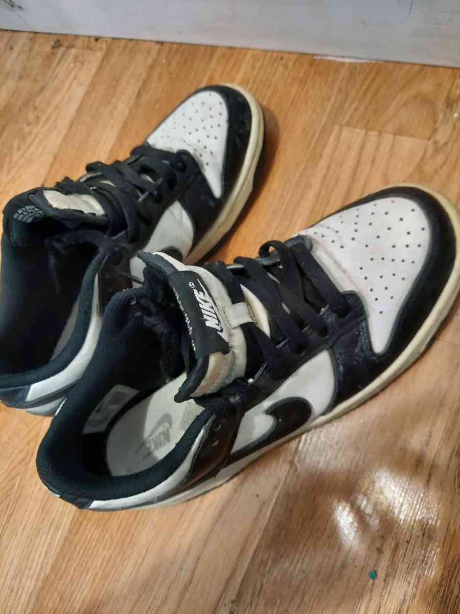 size 7 Nike pandas dunk