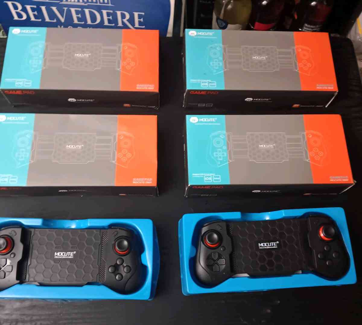 MOCUTE SMARTPHONE GAMING CONTROLLER - Bronx, New York - FleaMarketBay
