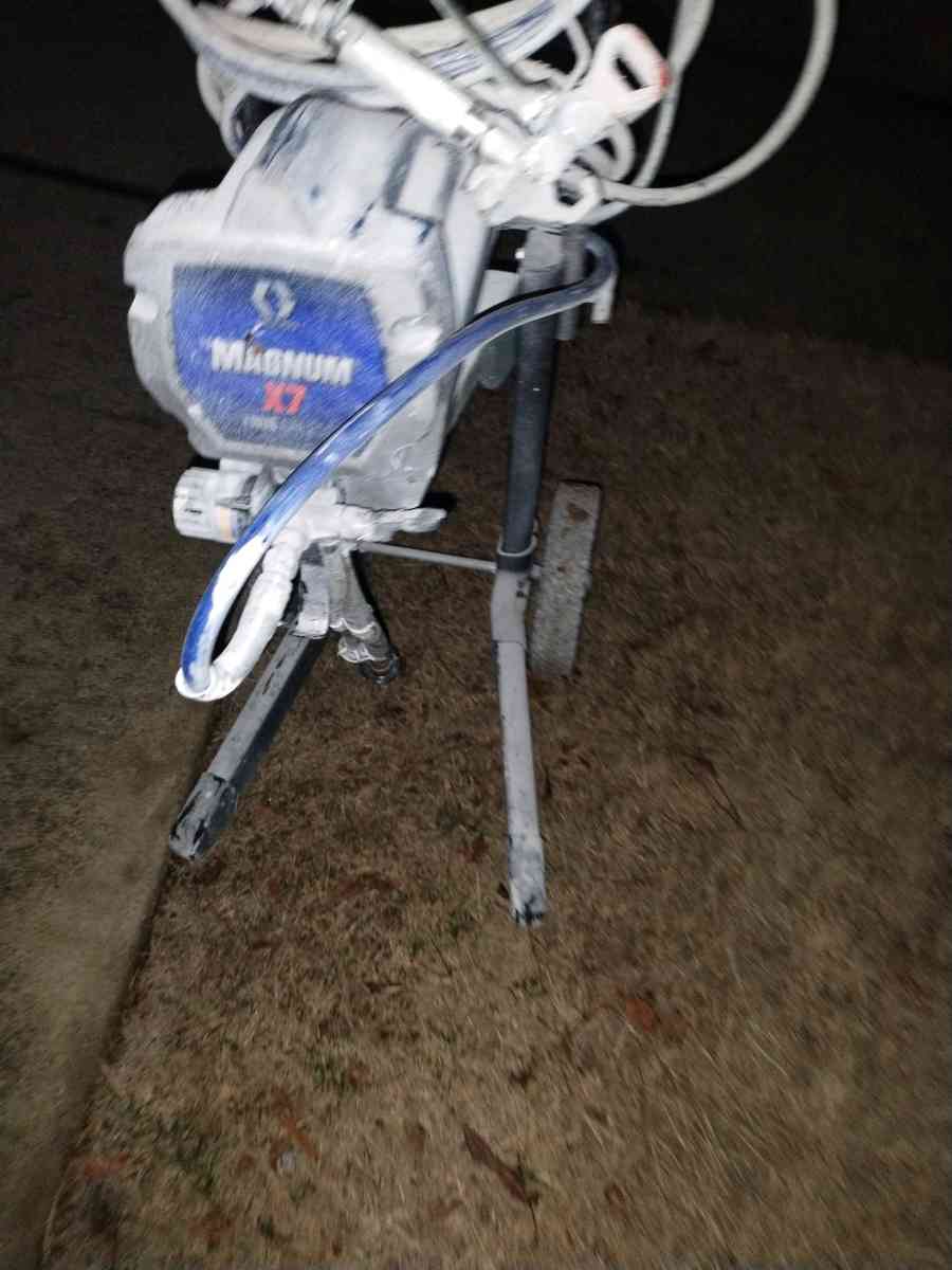 Magnum X7 airless paint sprayers - Collinsville, Illinois - FleaMarketBay
