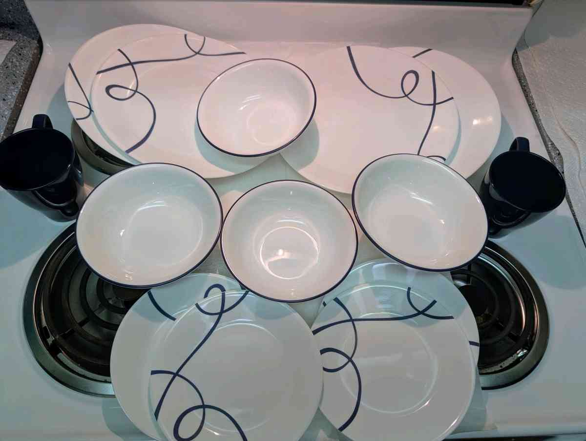 Corelle Dinnerware Set 12pc and IKEA coffee mugs 4pc