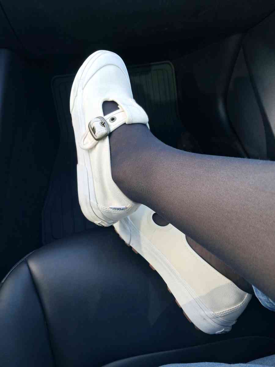 white Sneakers - San Jose, California - FleaMarketBay