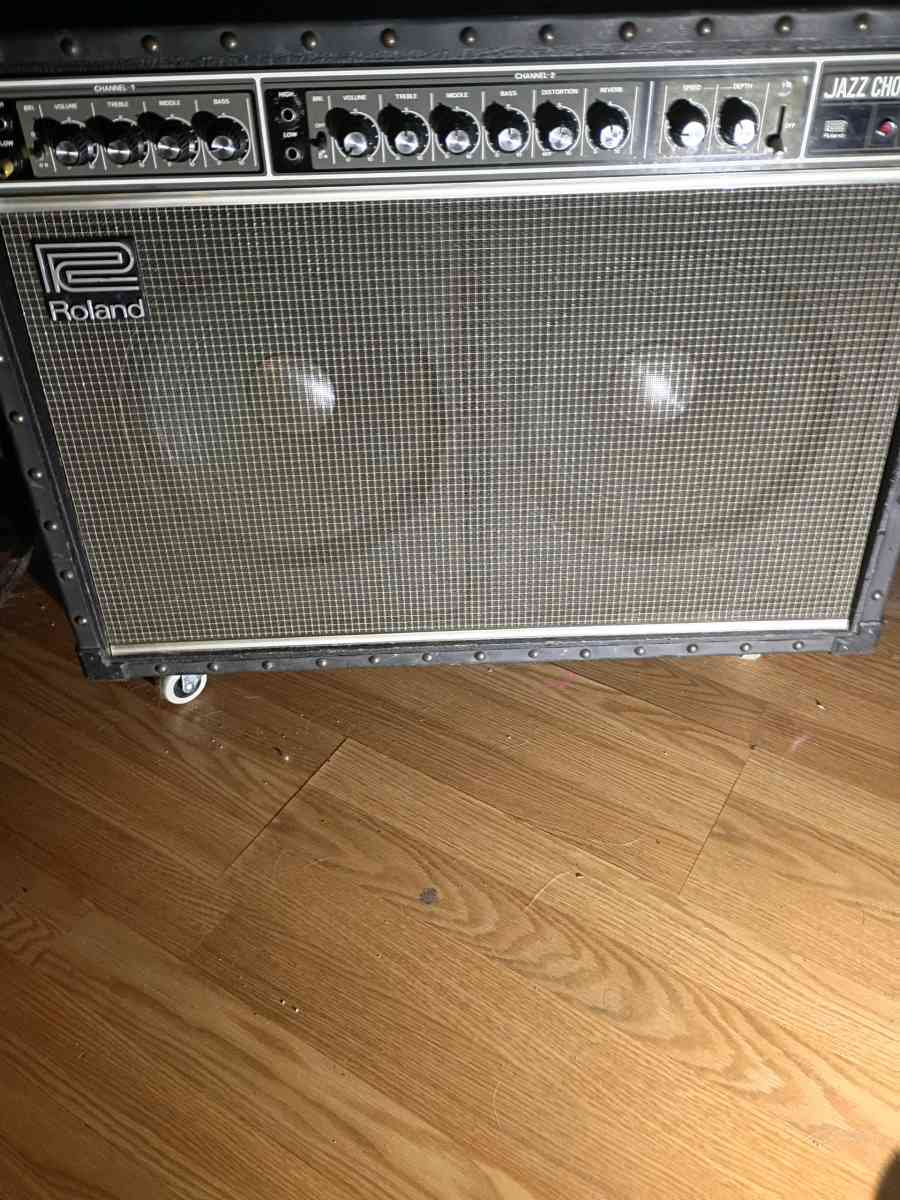 Roland speaker amplifier jazz