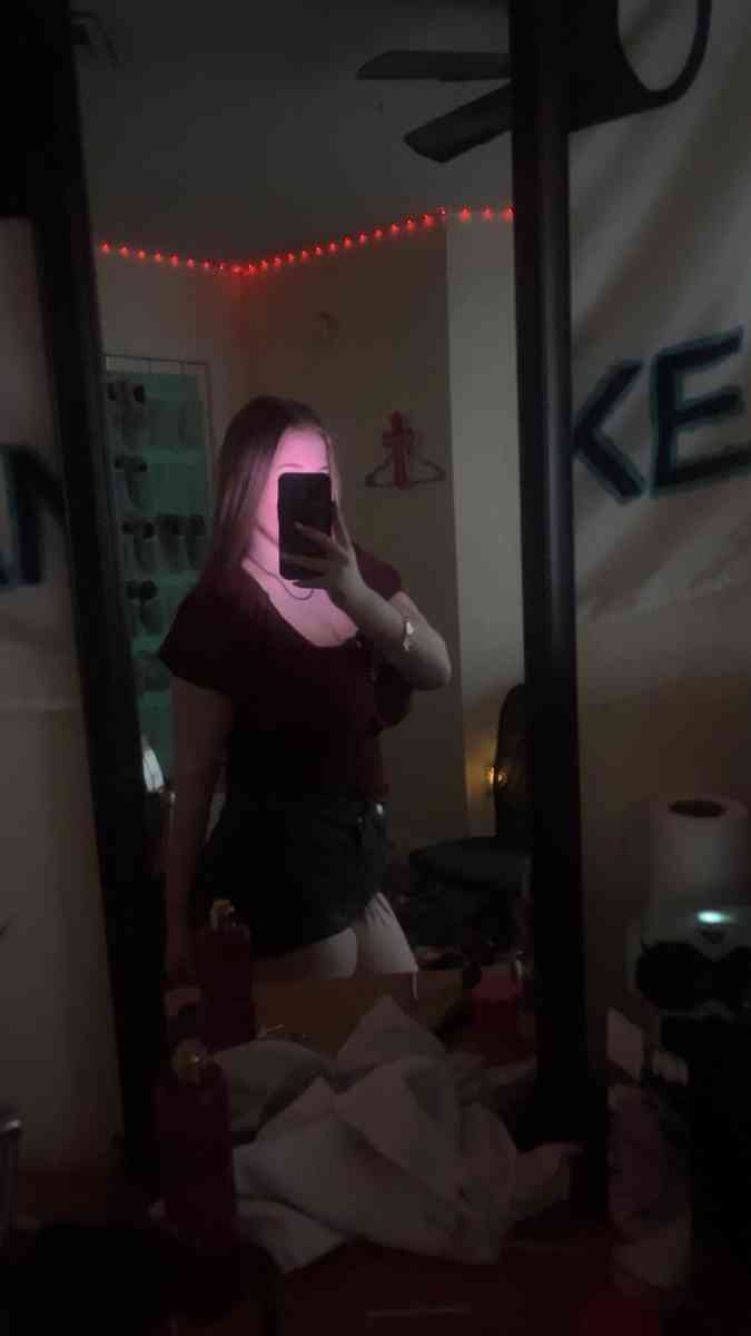 maroon crop top - Tomball, Texas - FleaMarketBay