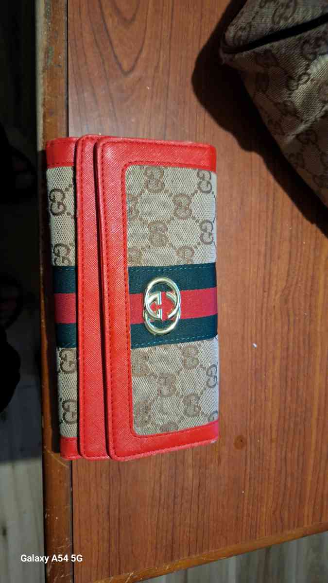 Gucci wallet - Indiana, Pennsylvania - FleaMarketBay