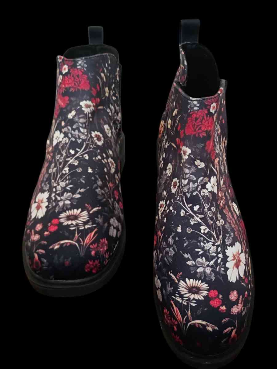 Rogue and Wolf Dark Fairytale Classic Gothic Ankle Boots Sz8 - Philadelphia, Pennsylvania - FleaMarketBay