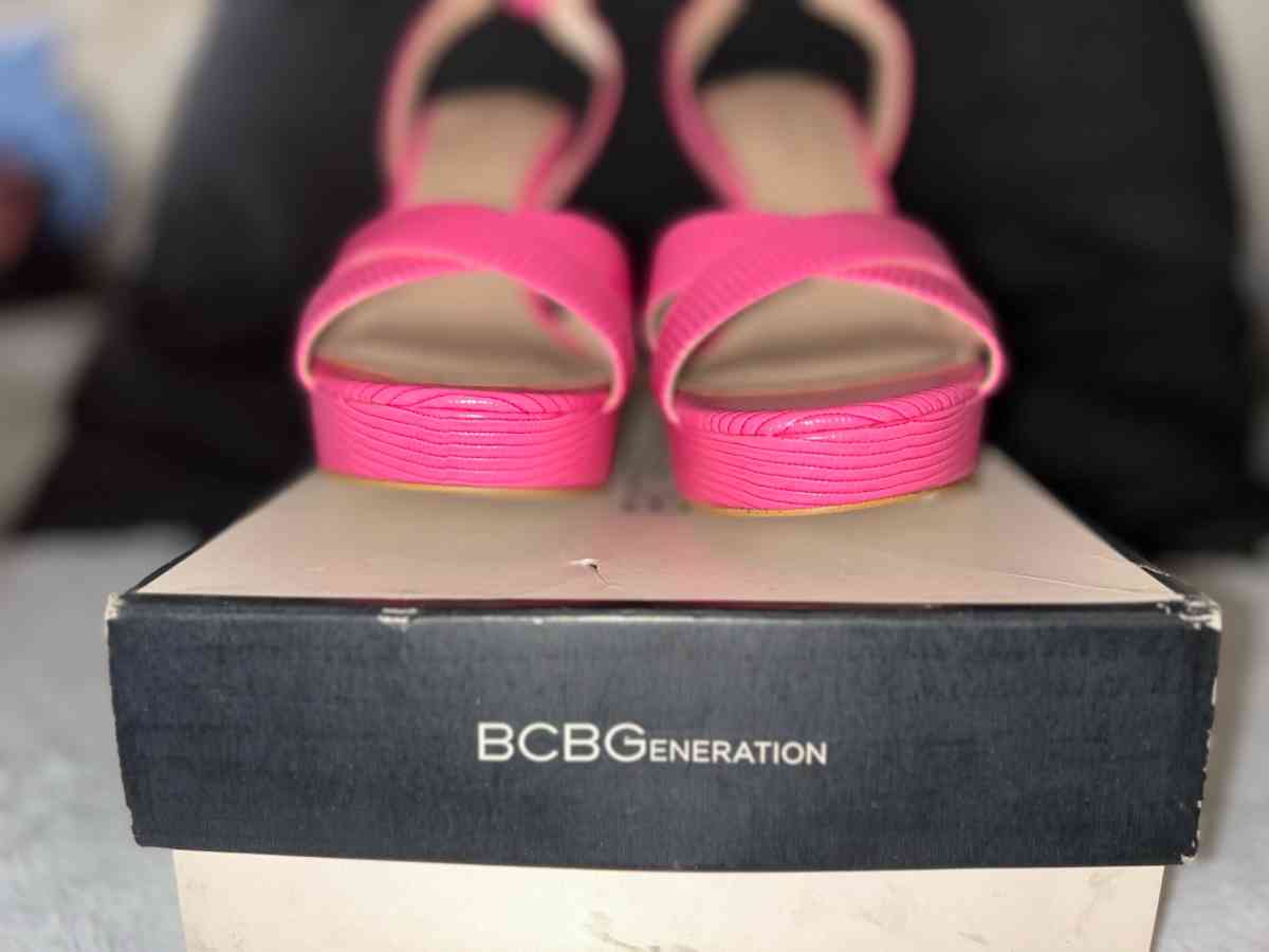 BCBGeneration Fuscia Heels