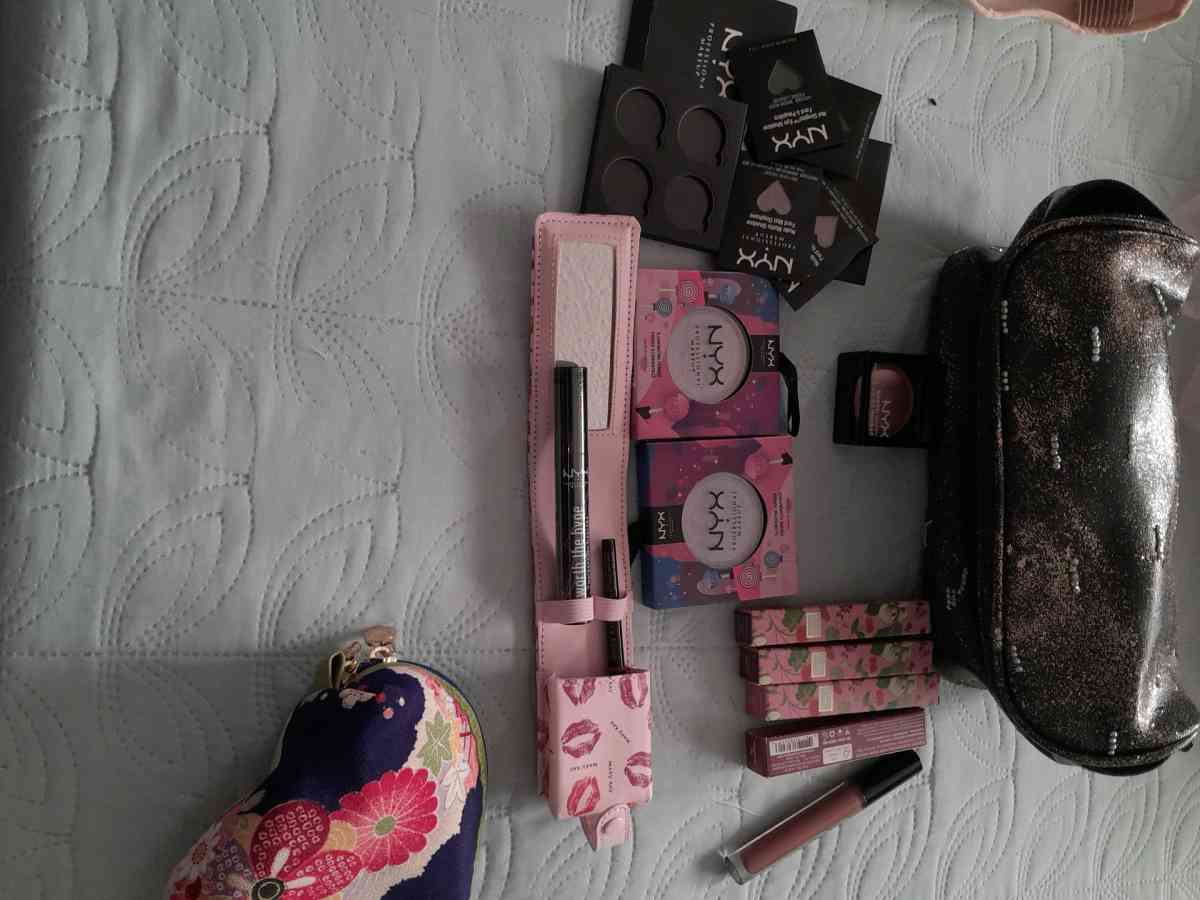 Bundle Ballet gear shoes make up and accessories