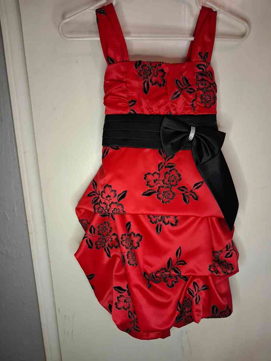 Girls szM Red and black Formal dress