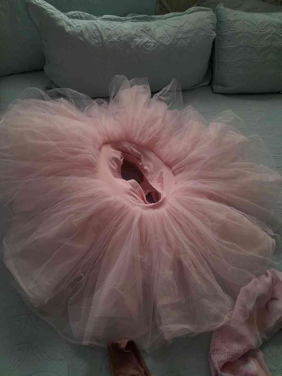 Bundle pink and gold ballet gear - Los Angeles, California - FleaMarketBay