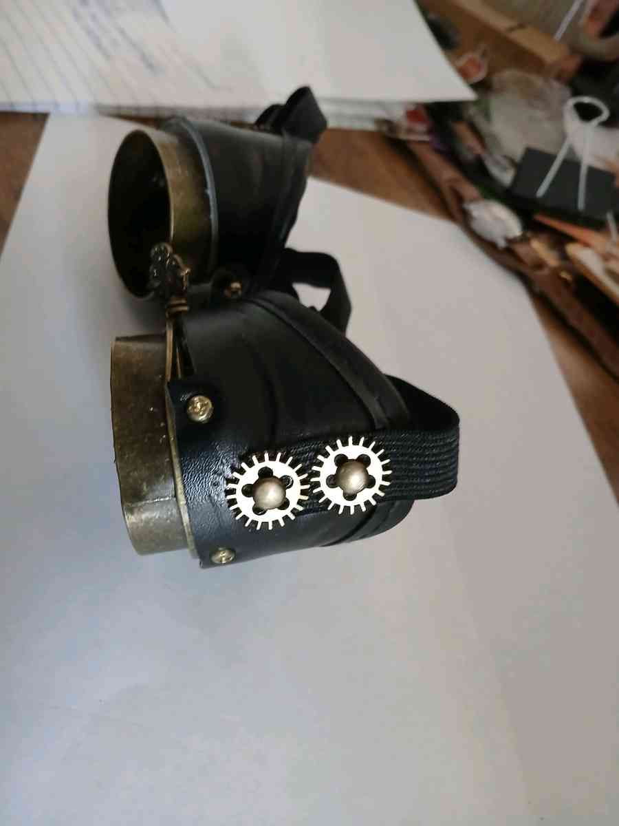 Goggles - Banning, California - FleaMarketBay