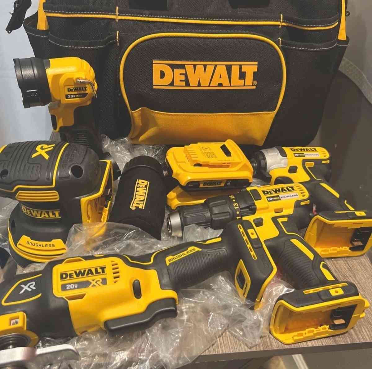 DeWalt 5 Tool 20v Max Combo Kit w Contractor Bag