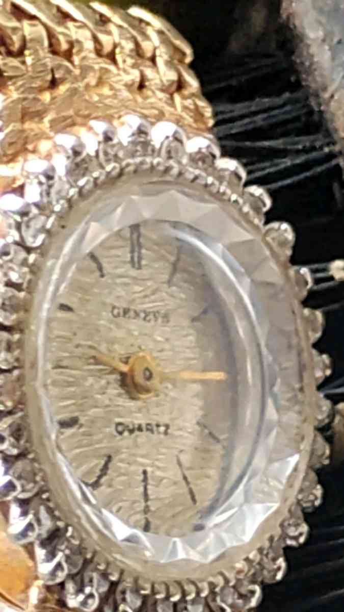 14 karat gold diamond Geneva quartz watch for ladies