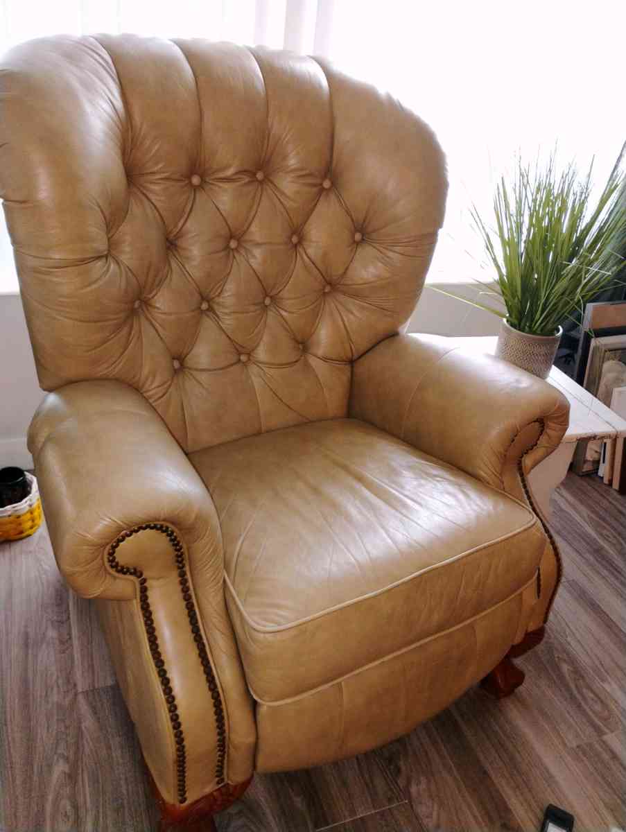lazy boy leather recliner